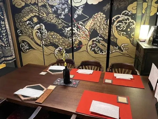 襖絵師がてがけた八方睨みの龍の襖絵